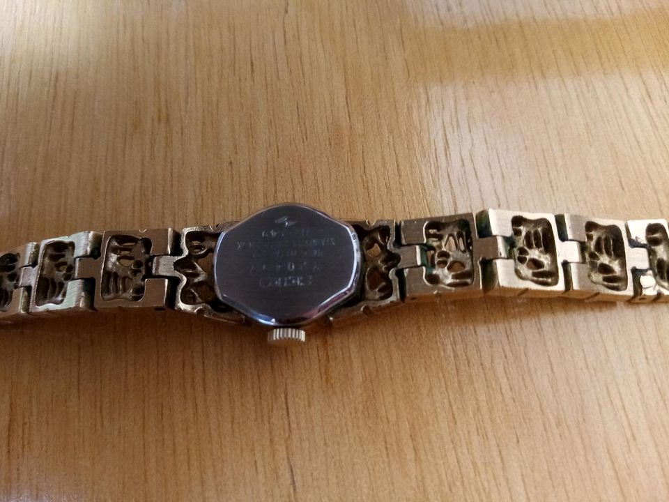 Damen-Armbanduhr SEIKO in Preußisch Oldendorf