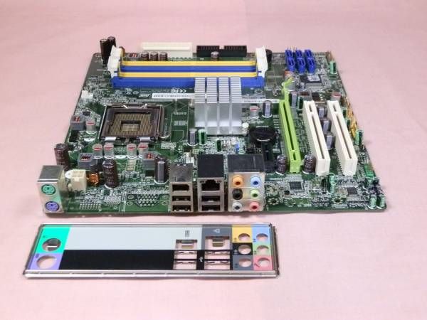 Foxconn - MCP7AM01P8 - 6GB - Intel Core 2 Quad Q8300 - Lüfter in Garbsen