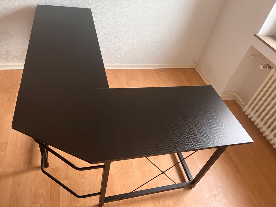 Schreibtisch mit Ecke in Hannover