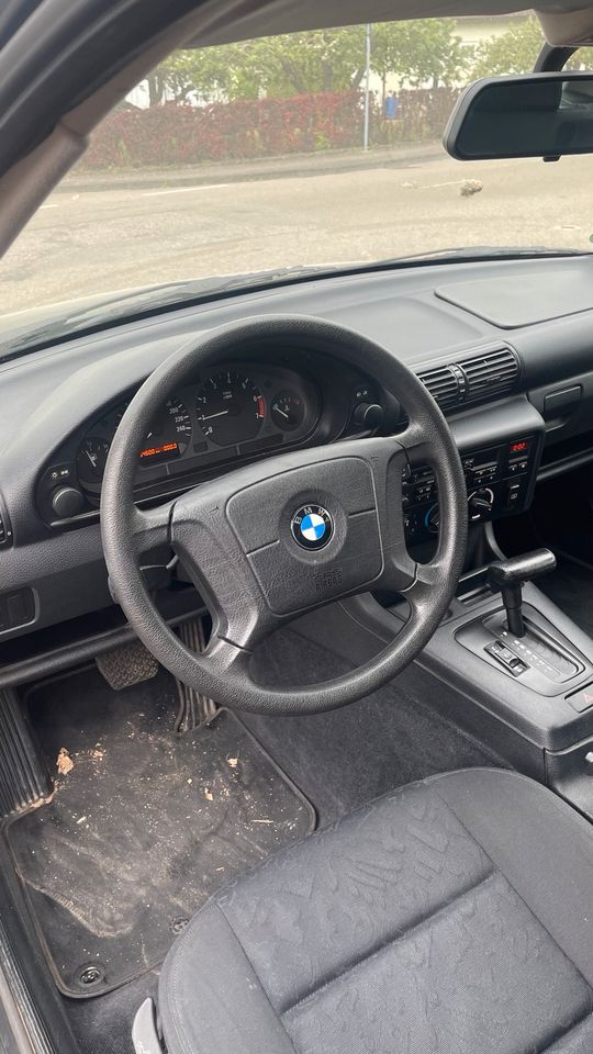 BMW e36 316i Compact Automatik in Giengen an der Brenz