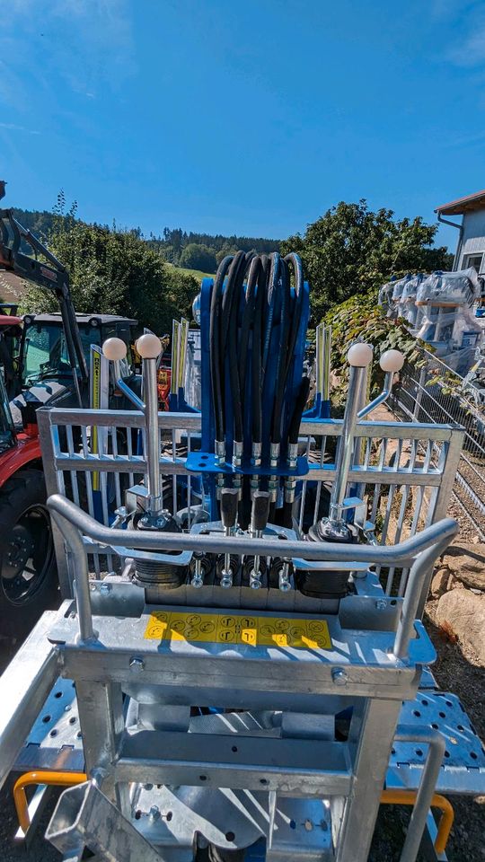 Rückewagen 10 to. Binderberger mit 7,5m Kran in Tännesberg