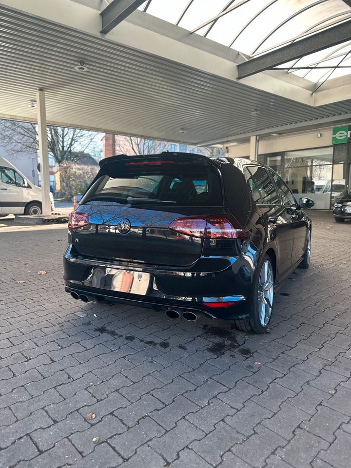 VW Golf 7R in Düsseldorf