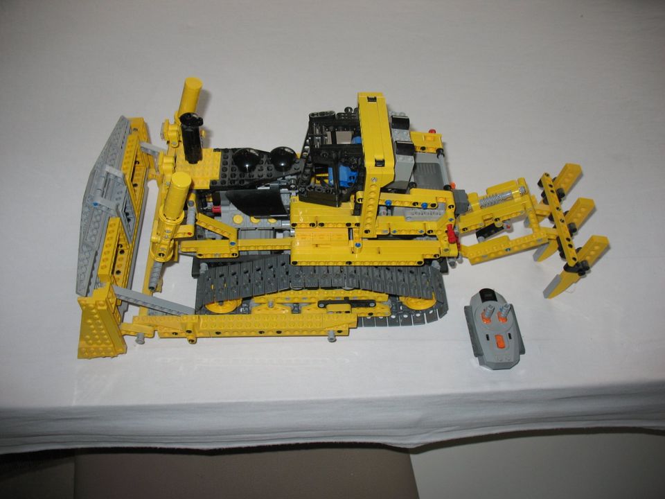 Lego 8275 - Bulldozer RC in Hamminkeln