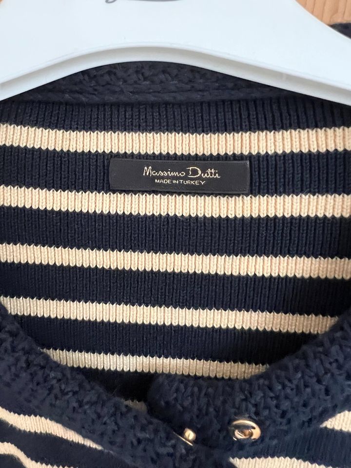 Massimo Dutti Strickjacke in München