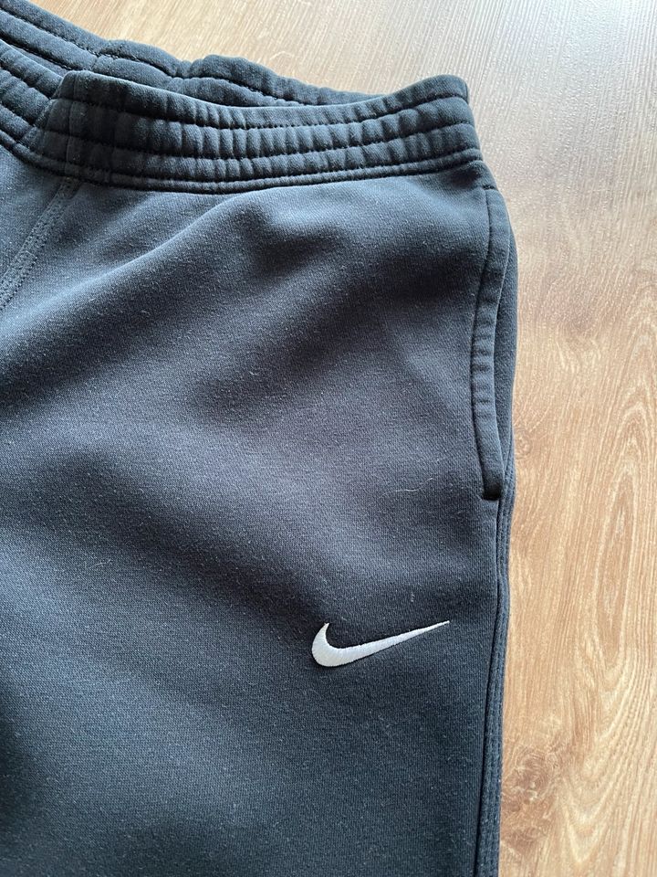 Nike Sporthose Jogginghose Gr. M in Centrum