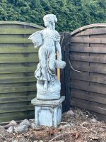 Statue Frau mit Korb Garten + Sockel Brandenburg - Altlandsberg Vorschau