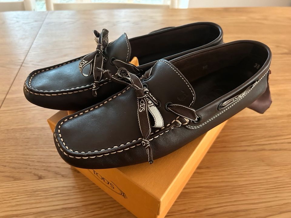 Tod’s Slipper Loafer Mokassins dunkelbraun Gr38 in Hamburg