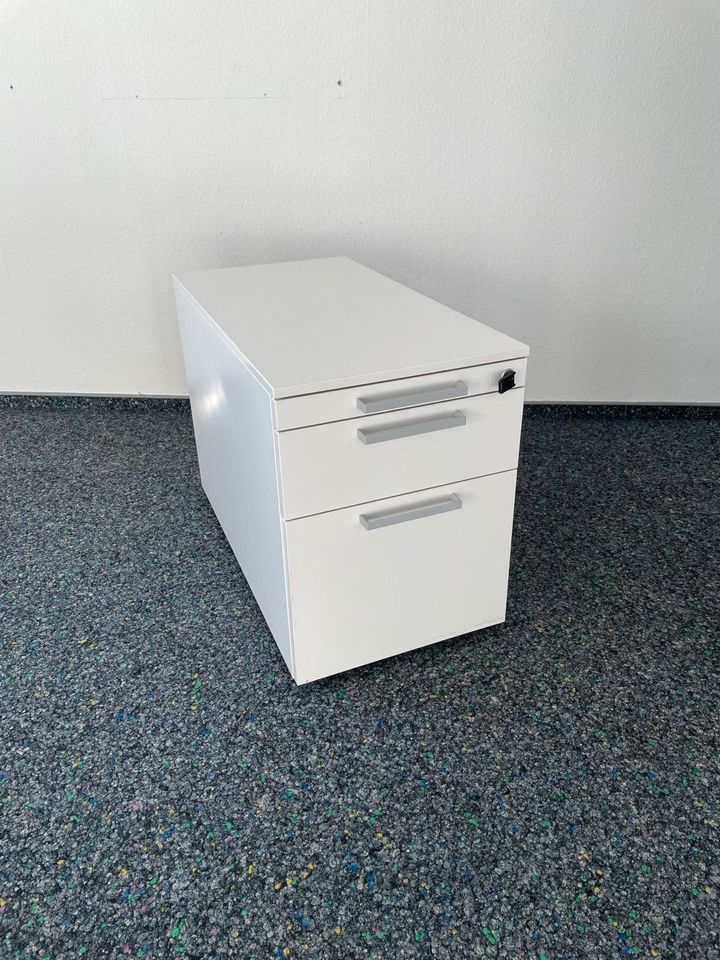 190x Steelcase Kalidro Schreibtisch Büromöbel Bürotisch KK10230 in Rot am See