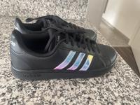 Adidas Turnschuhe Gr40 neu Saarland - Schwalbach Vorschau