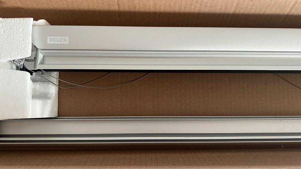 Velux GPU S08 Sichtschutzrollo neu in Gehrden