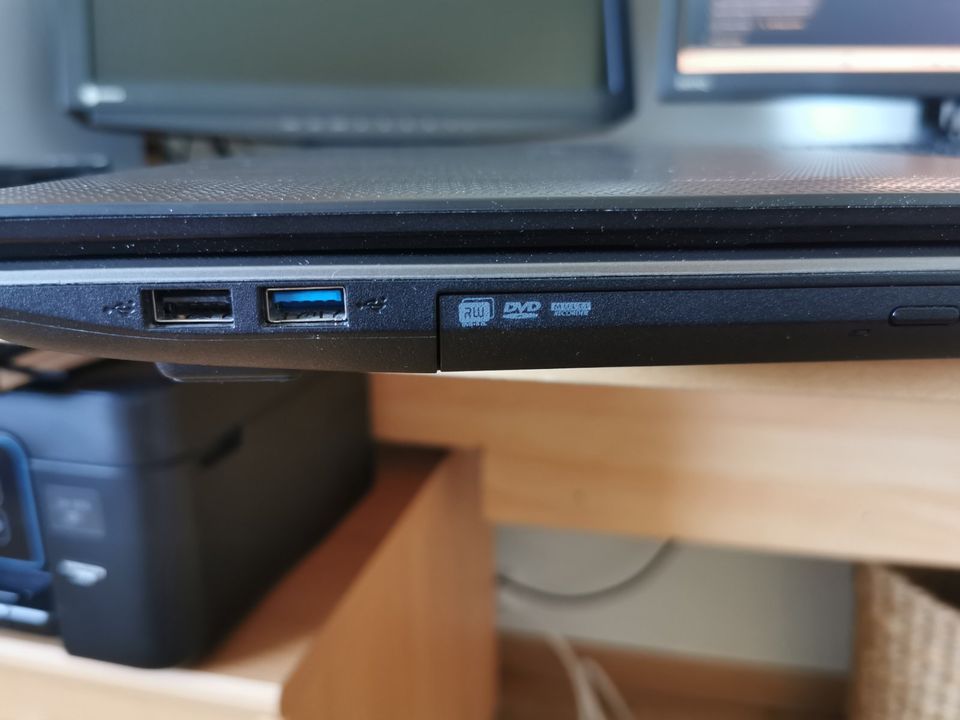 Laptop Acer Aspire 7750G mit SSD 250 GB 16GB RAM 17 Zoll in Schwarzenbek