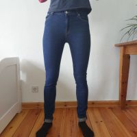 Schöne MUD Jeans Skinny Hazen W27/L32 Friedrichshain-Kreuzberg - Kreuzberg Vorschau