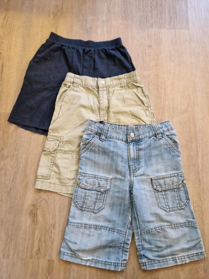 Jungen Shorts 98/104 kurze Hosen Jeans Cargohose Seitentasche in Bergisch Gladbach