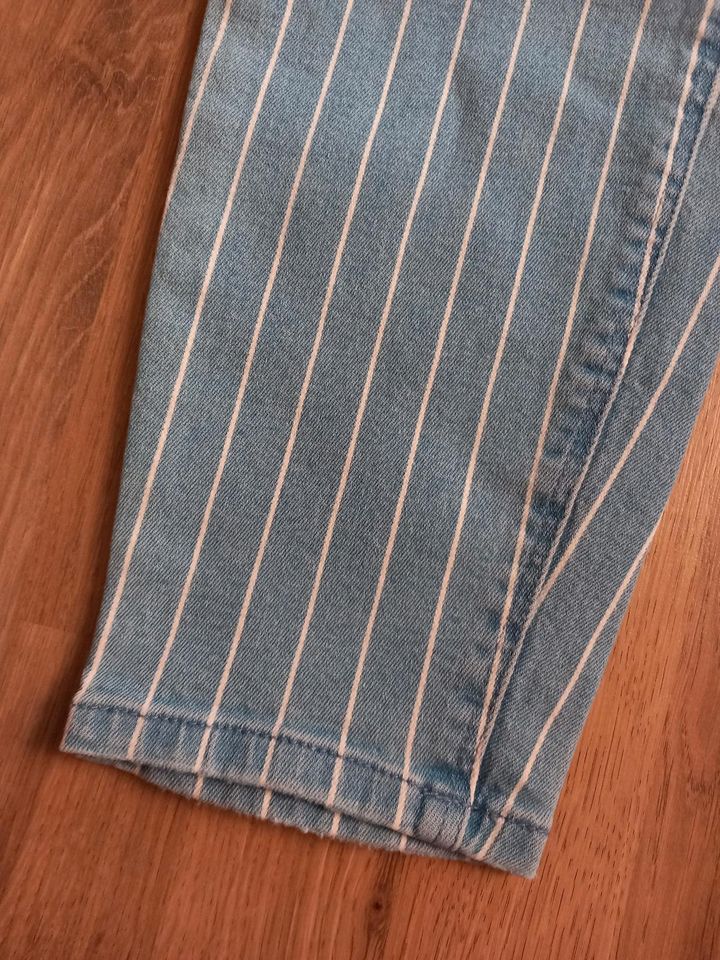 Jeans mit Streifen Gr. 42 in Bötersen