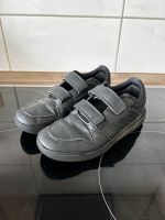 Sehr gut erhalten Adidas Tensaur Sportschuhe Schuhe Gr 35 Nordrhein-Westfalen - Schwerte Vorschau