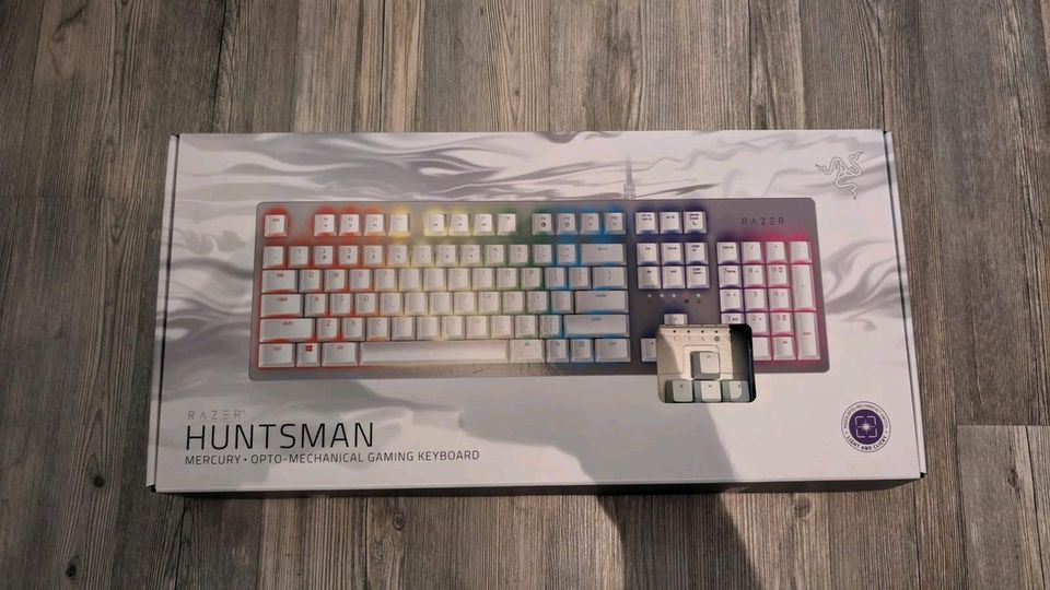 RAZER Huntsman weiss,  Full size ENG in Merchweiler