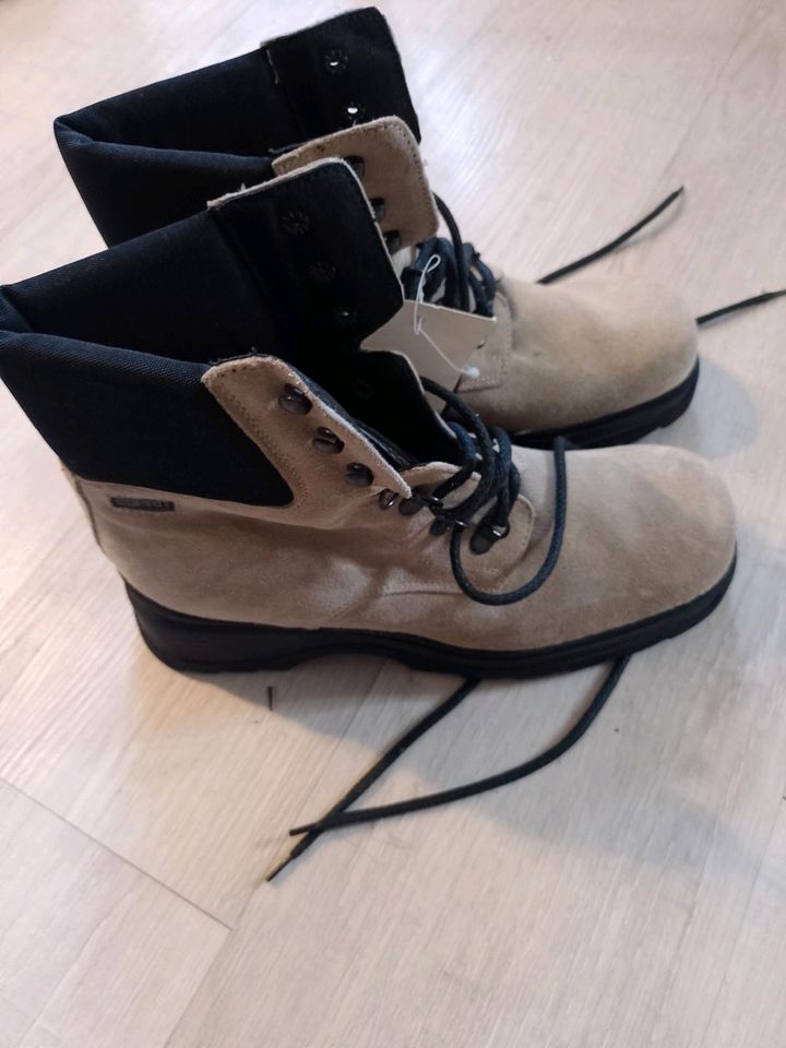 Schnürboots von Esprit in Saarbrücken