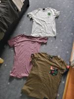 3 T-Shirt Gr. S oder Gr. 170 weiß Druck hinten Nordrhein-Westfalen - Sprockhövel Vorschau