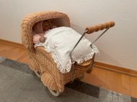 Deko - Puppenwagen retro inkl. Puppe und handgefertigter Kleidung Nordrhein-Westfalen - Eslohe Vorschau