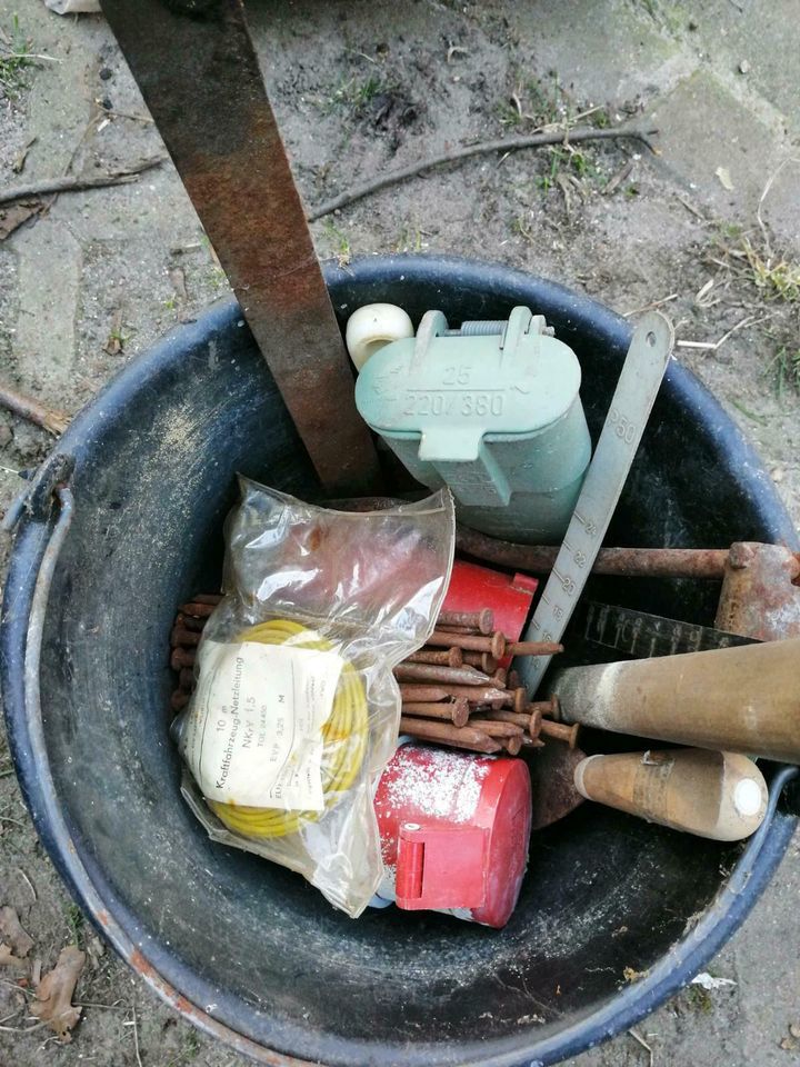 Teile für Flohmarkt in Kalbe (Milde)