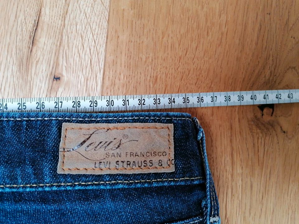 Levi's, San Francisco, Größe 27, top Zustand in Teningen