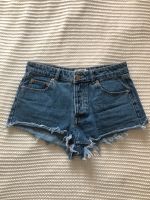 Pull & Bear Jeans Shorts blau Gr 36 Nordrhein-Westfalen - Lindlar Vorschau