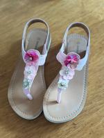 Sandalen / Zehentrenner Größe 34 und Größe 33 Hessen - Hosenfeld Vorschau