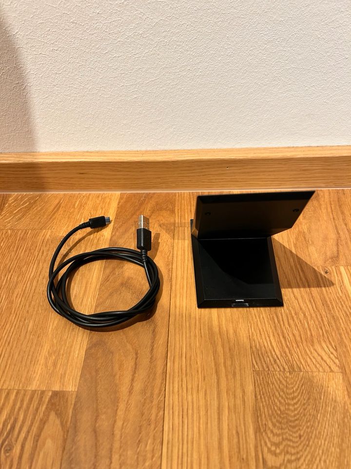 Nanami Fast Charge Schnellladegerät Wireless Charger in Bad Honnef