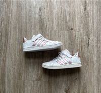 Adidas Sneaker weiß / Gold Gr. 32 Niedersachsen - Vechelde Vorschau