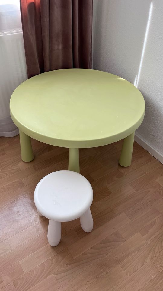 MAMMUT Kindertisch mit Stuhl in Leipzig