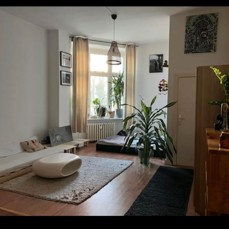 38 qm Altbau Room frei in Berlin