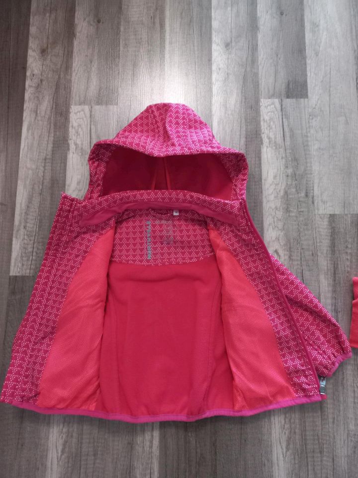 Softshelljacke/Übergangsjacke Mädchen Gr. 92 + Loop und Mütze in Kodersdorf