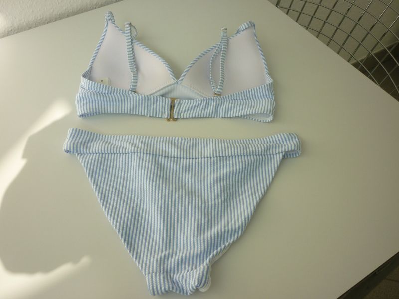 Bikini Oberteil Gr. M, Hose Gr. S, blau -weiß, 1. Hand in Hünfeld