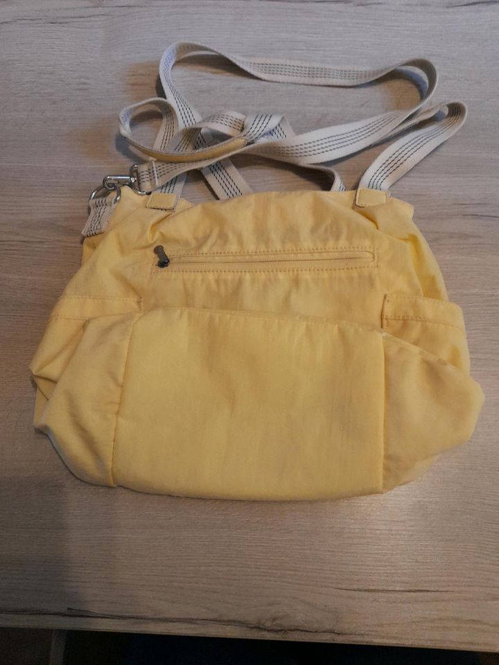 Kipling Tasche in zarten Gelb in Ilsede