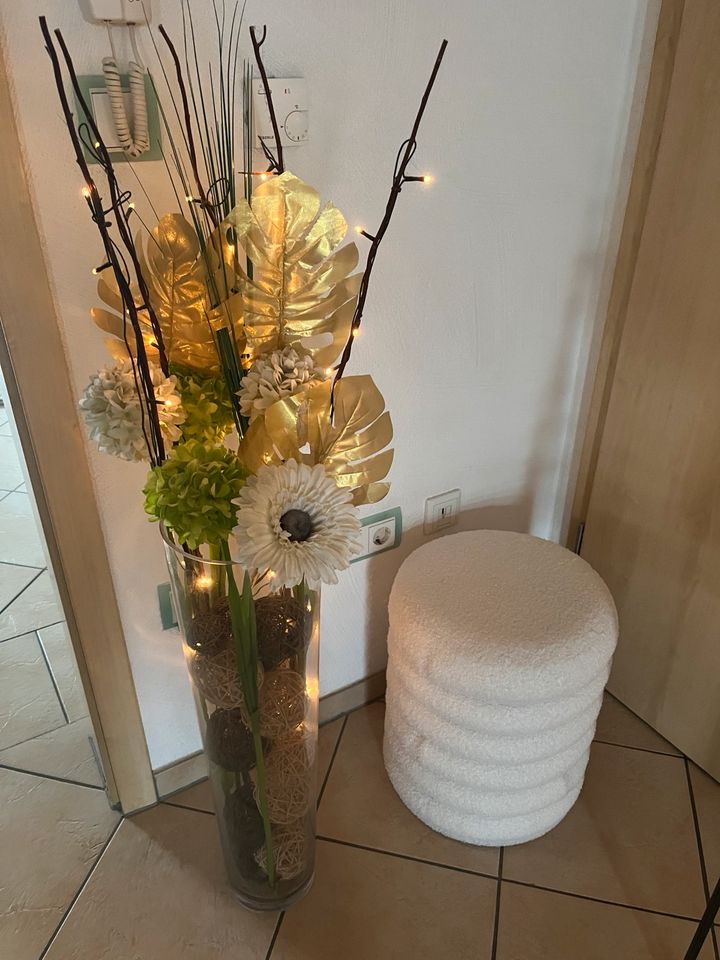 Deko Vase Glas Bodenvase groß mit Deko und Lichterstrauch Blumen in Gunzenhausen