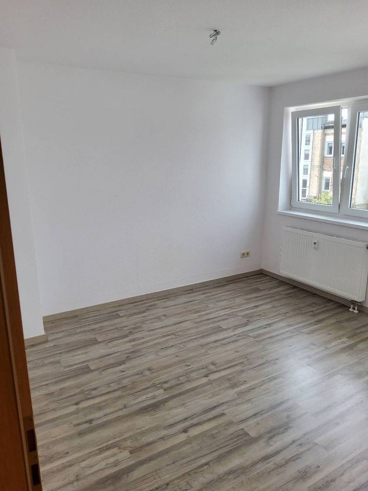 Charmante 2-Zimmer-Wohnung in beliebter Lage von Putbus mit Balkon, Stellplatz und Kellerabteil in Putbus