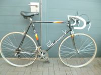 Biete PEUGOT Rennrad schwarz  VANOISE Vintage weißer Lenker Nordrhein-Westfalen - Plettenberg Vorschau