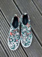 Sneaker Turnschuhe Blumen flowers 37 H&M neuwertig Sachsen - Chemnitz Vorschau