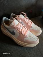 Nike Schuhe zu verkaufen in Größe 40 Düsseldorf - Gerresheim Vorschau