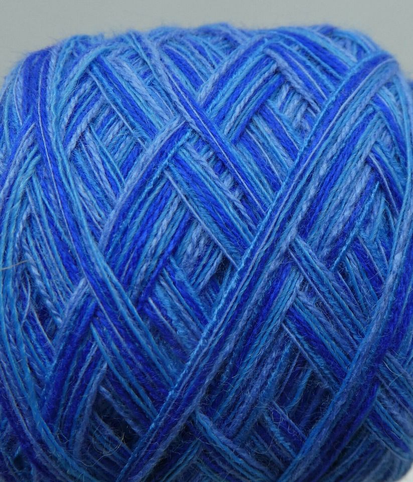 150g Effektgarn, Strickwolle, Baumwolle Merino blau royal, weich in Breddorf