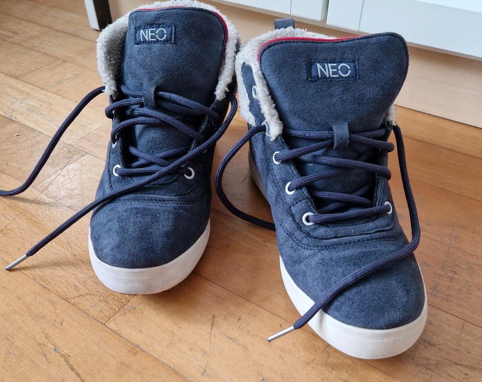 Adidas Neo Schuhe, Gr. 39 in Berlin - Spandau | eBay Kleinanzeigen ist  jetzt Kleinanzeigen