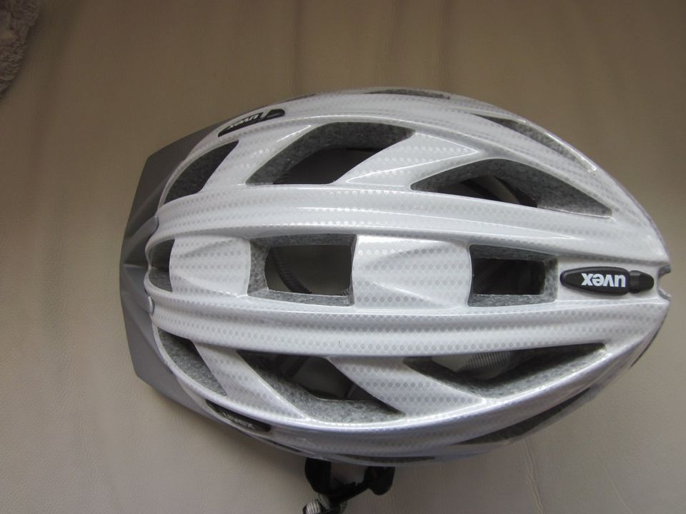 UVEX Fahrradhelm silber 55 - 60 cm Hannover Helm in Garbsen