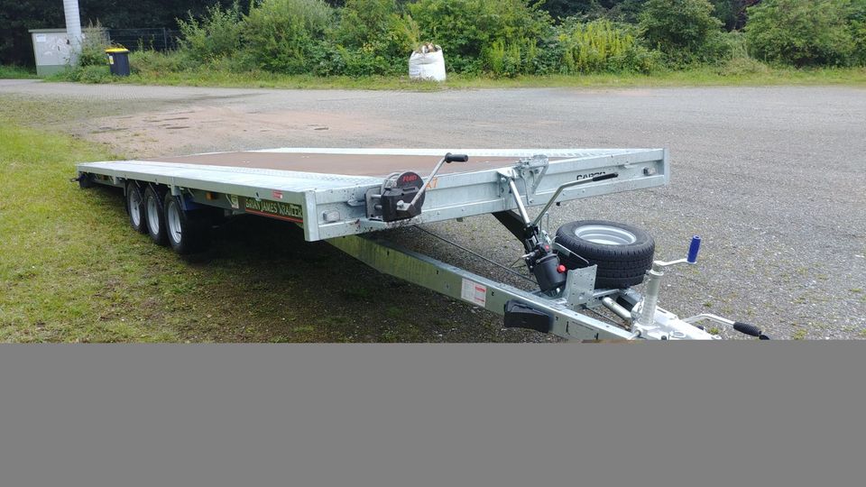 Großer Trailer Autotrailer Anhänger 550x225 mieten leihen flach in Hamburg