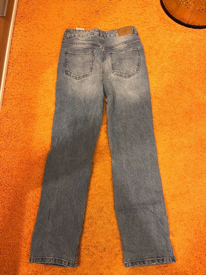 Vero Moda straight Jeans Gr 28/L30 wie Neu in Potsdam