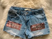 Zara Jeansshorts Shorts Wendepailletten Gr 140 Nordrhein-Westfalen - Dörentrup Vorschau