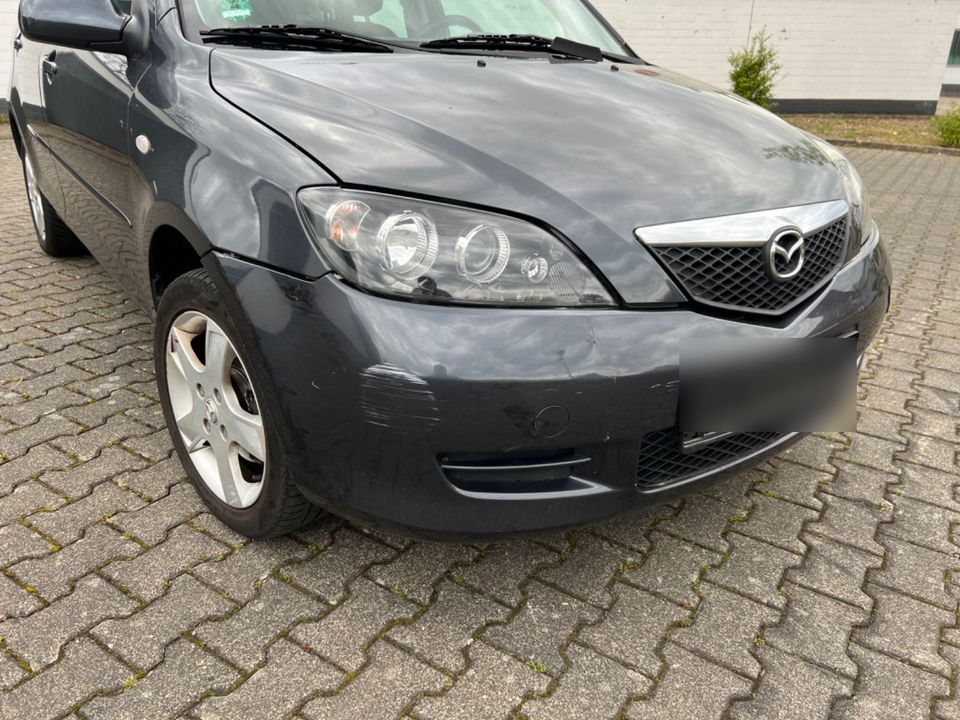 Mazda 2 1.4 mit Klima und TÜV - Heckschaden in Köln
