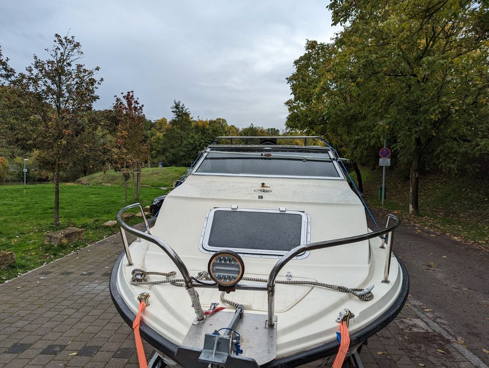 Sealine C1800 Motorboot mit passendem Trailer in Leingarten