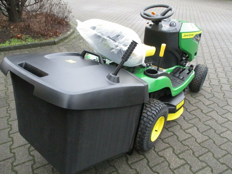 JOHN DEERE X 117 R Aufsitzmäher Rasentraktor 92 cm Schnittb.NEUHE in Beelen