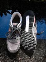 Sneaker Fila Grau abgesetzt mit Apriko Elemente Gr 40 Nordrhein-Westfalen - Oberhausen Vorschau