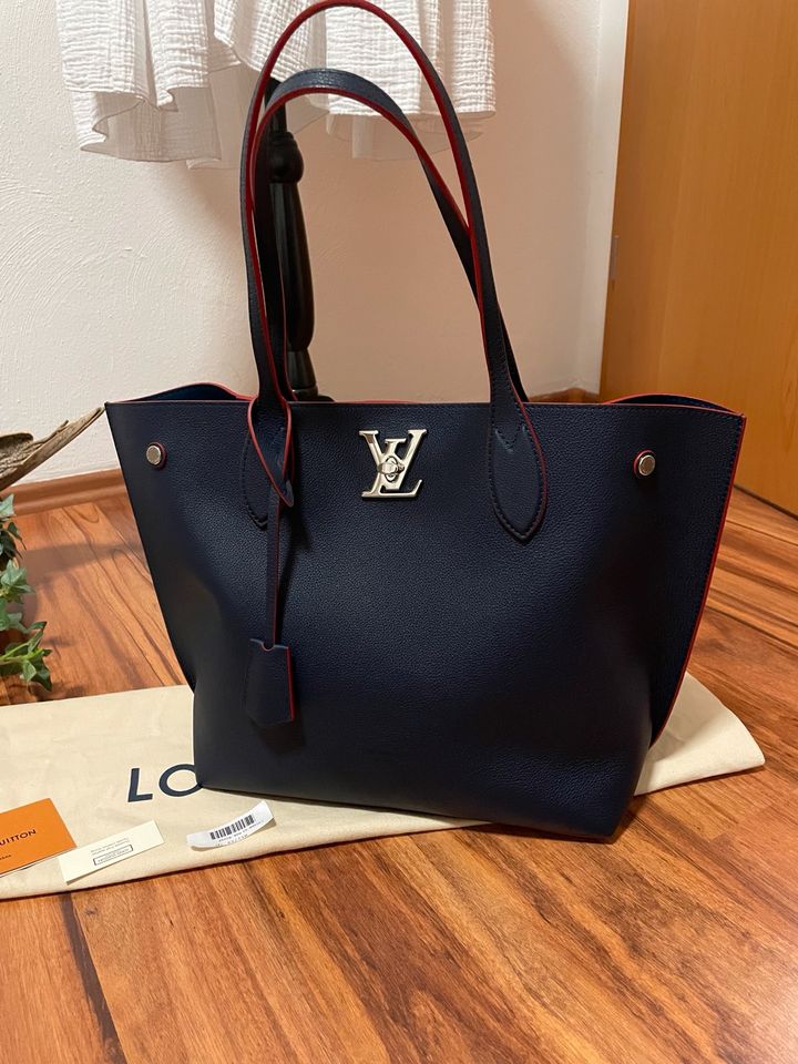 Louis Vuitton Tasche Lockme Go Marine Rouge in Hagen